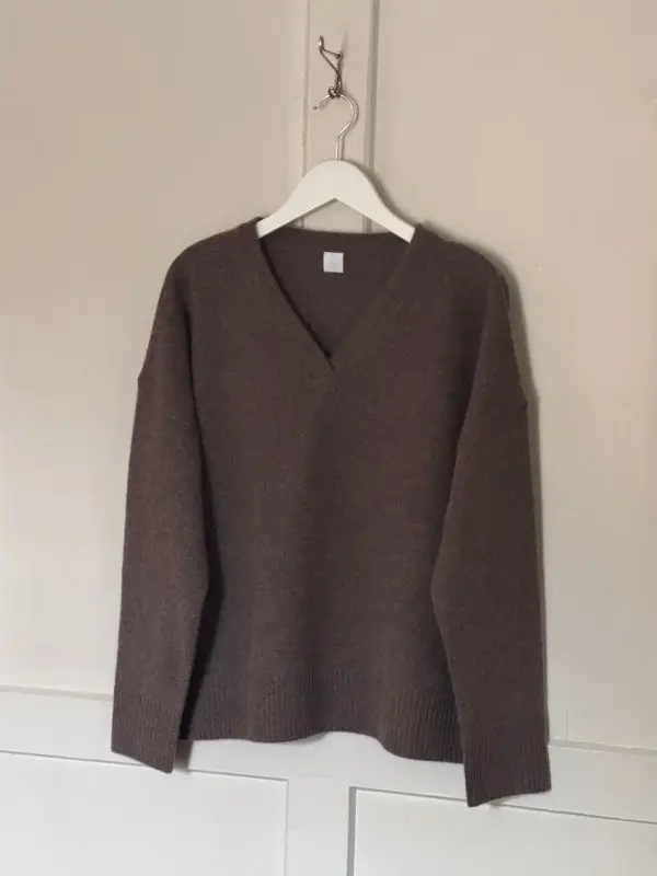 Ruth V Neck